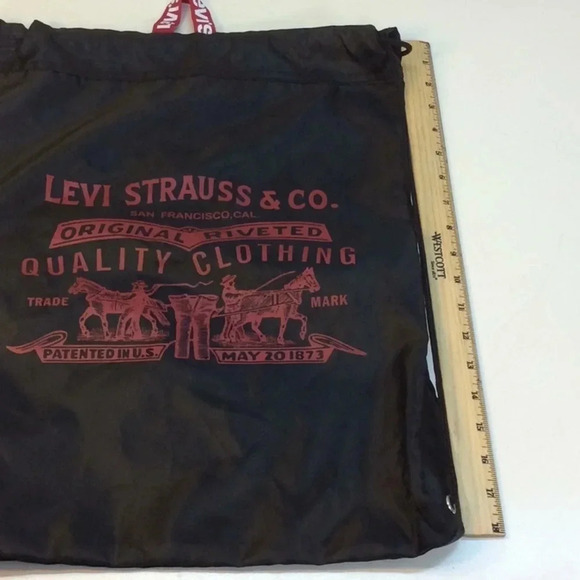 NWT Levi’s Black & Red Logo Drawstring Backpack - Picture 2 of 5